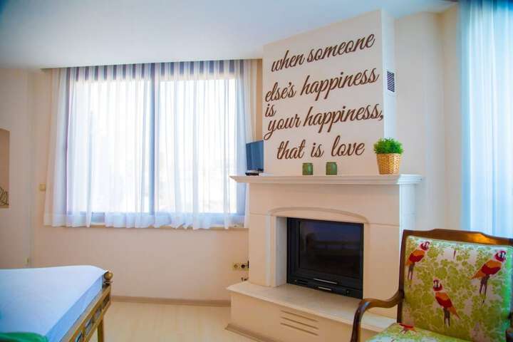 Room 6 of 47