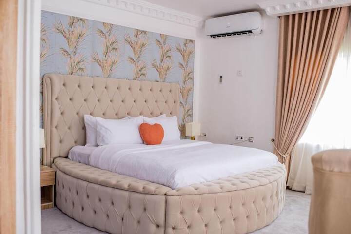 Room 4 of 31