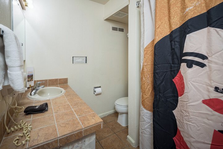 Room 27 of 52