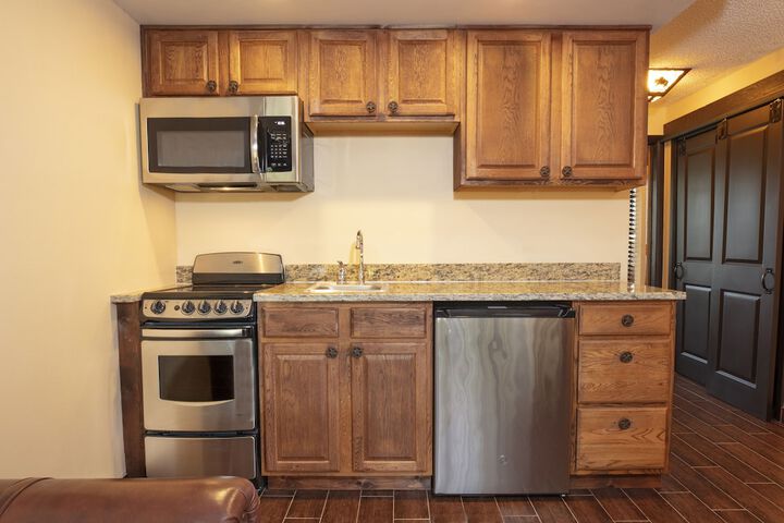 Room 43 of 215