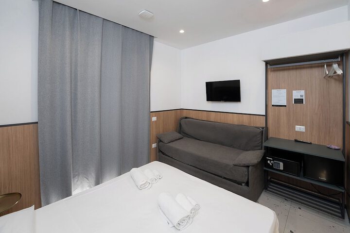 Room 36 of 80