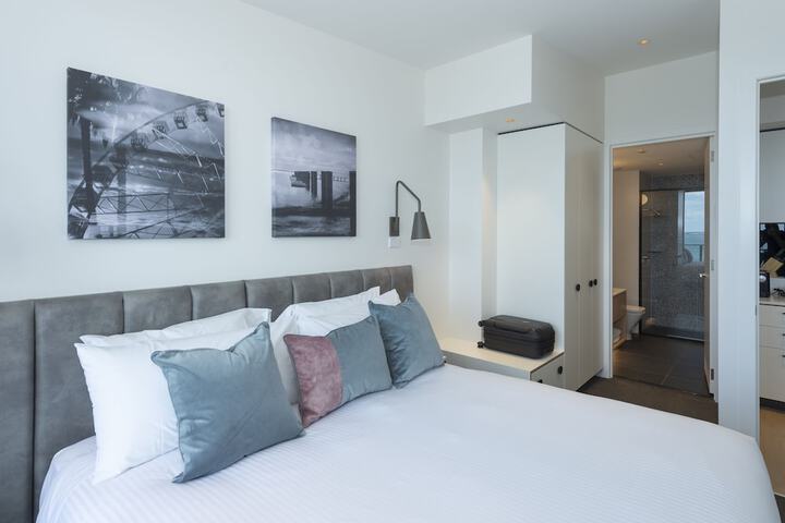 Room 15 of 108
