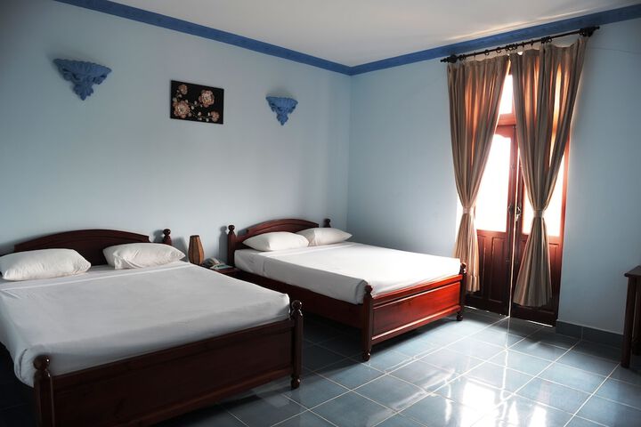 Room 3 of 62