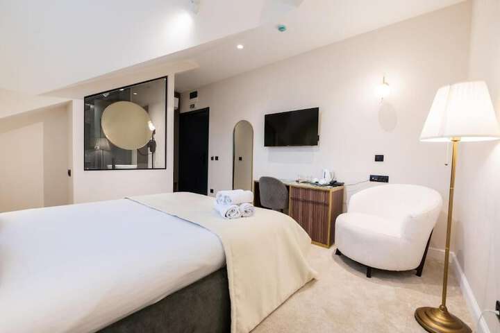 Room 19 of 110