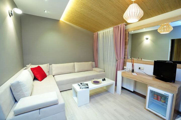 Room 6 of 23