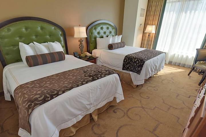 Classic 2 Queen Beds (3 of 3)