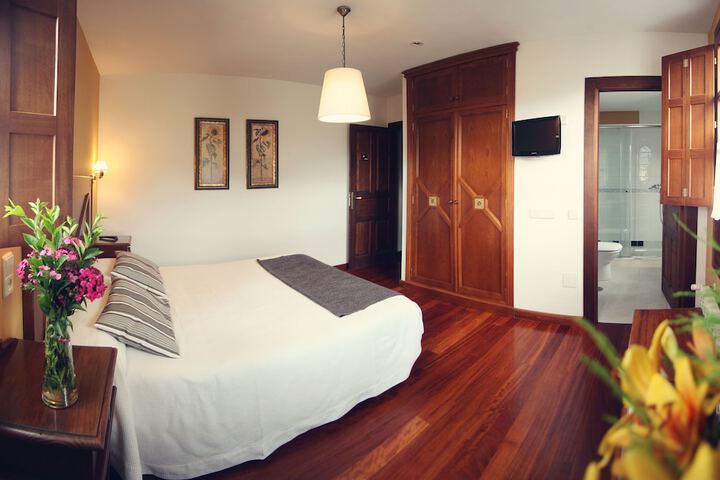 Room 9 of 36