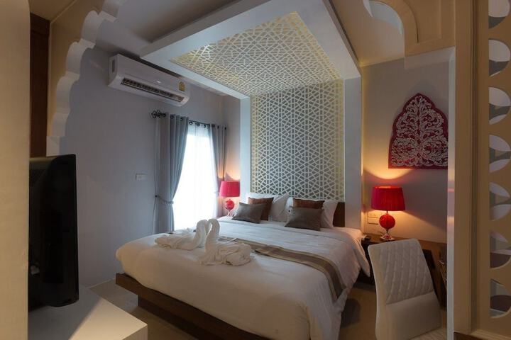 Room 13 of 87
