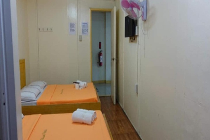 Room 6 of 24