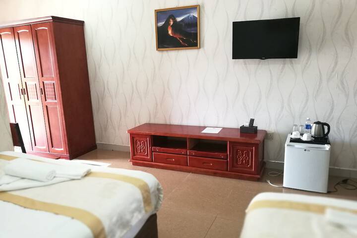 Room 9 of 38