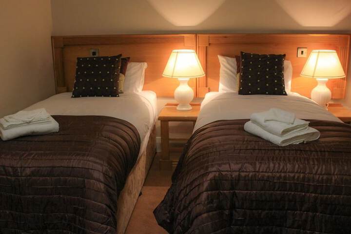 Room 3 of 33