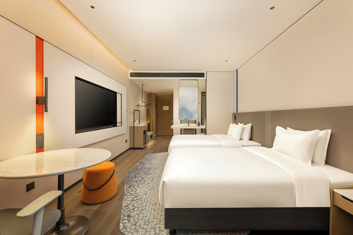 Room 29 of 77