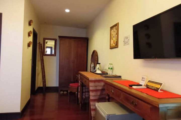 Room 45 of 98