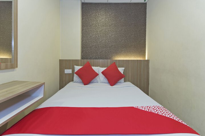 Room 14 of 37