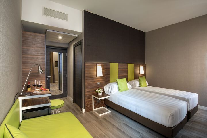 Room 21 of 43