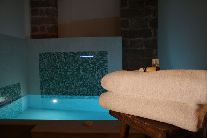 Hot Tub 23 of 42