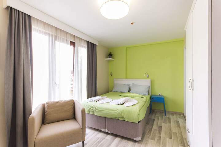 Room 9 of 30