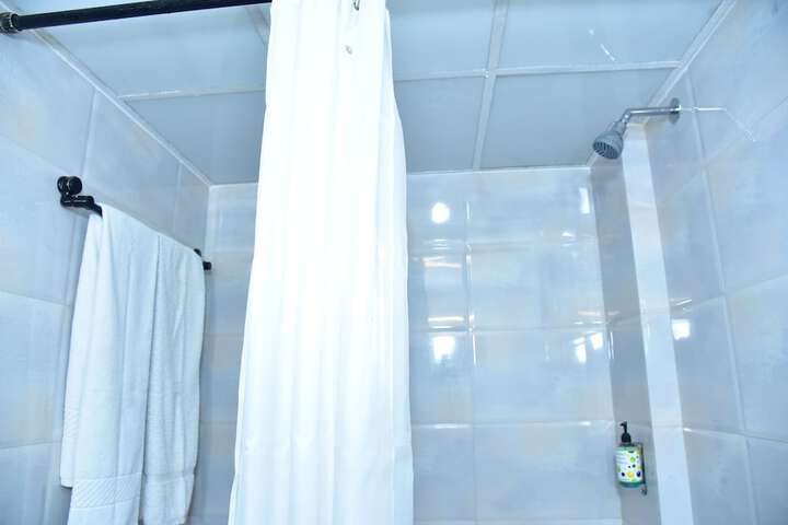 Room 10 of 18