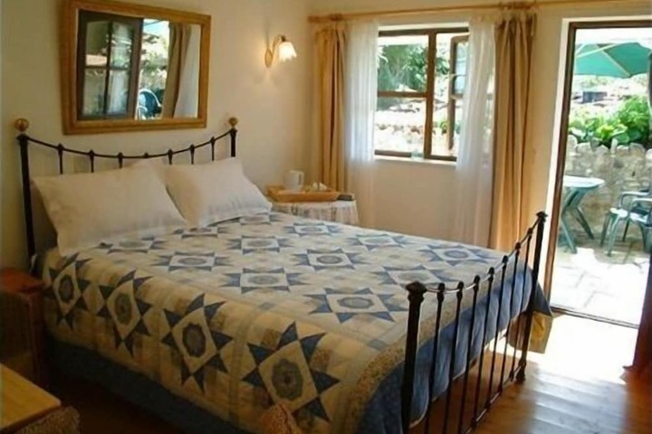 Room 2 of 7