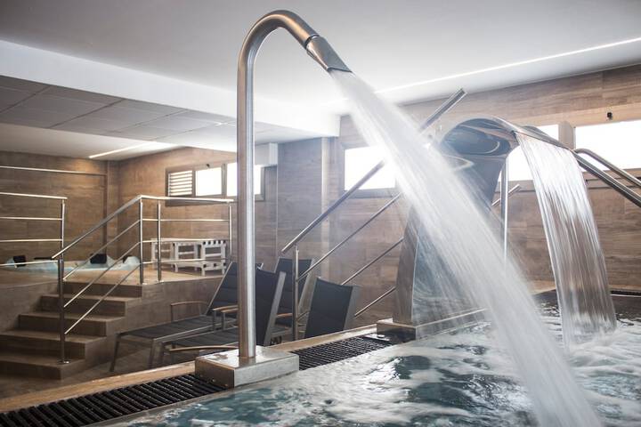 Pool Hotel