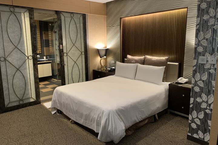 Room 19 of 54