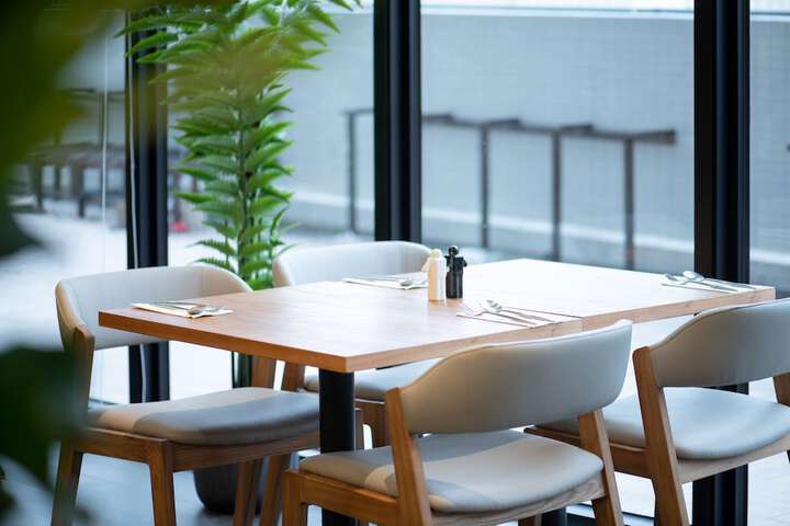 Dining 40 of 61