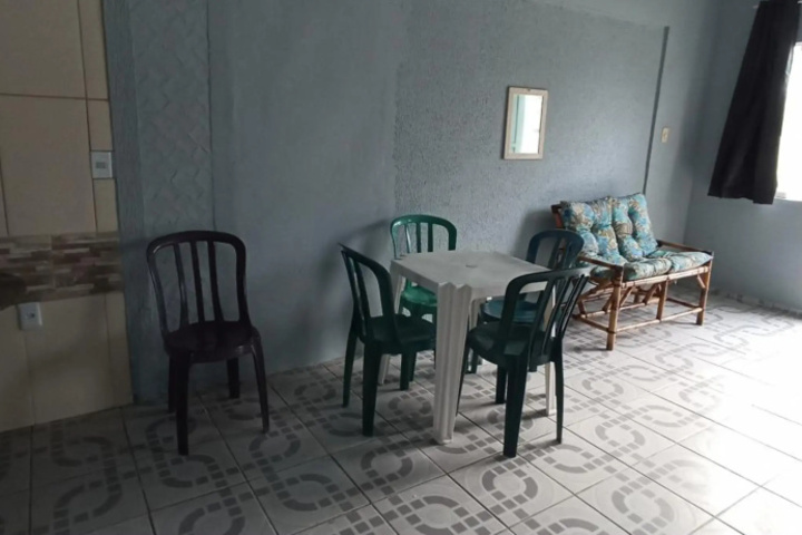 Room 9 of 16