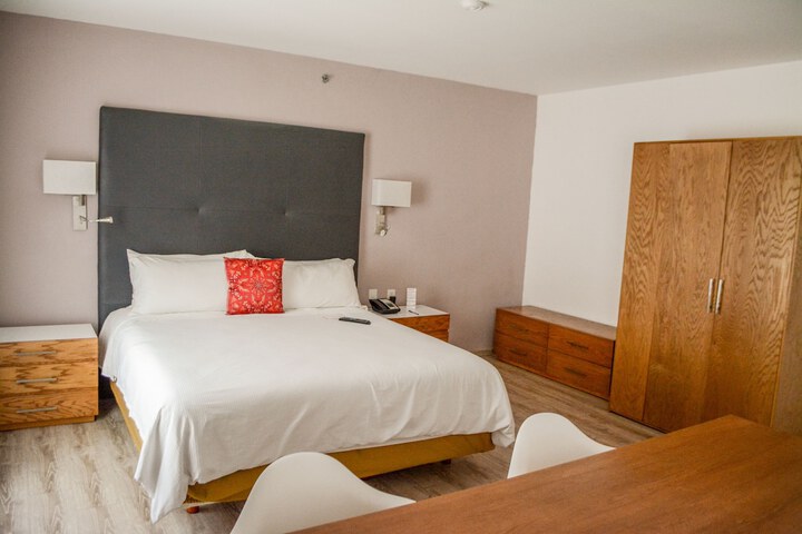 Room 4 of 23