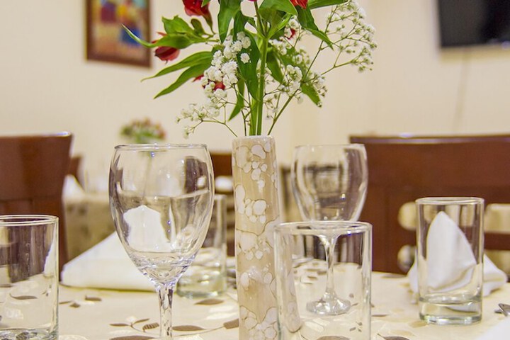 Dining 15 of 21