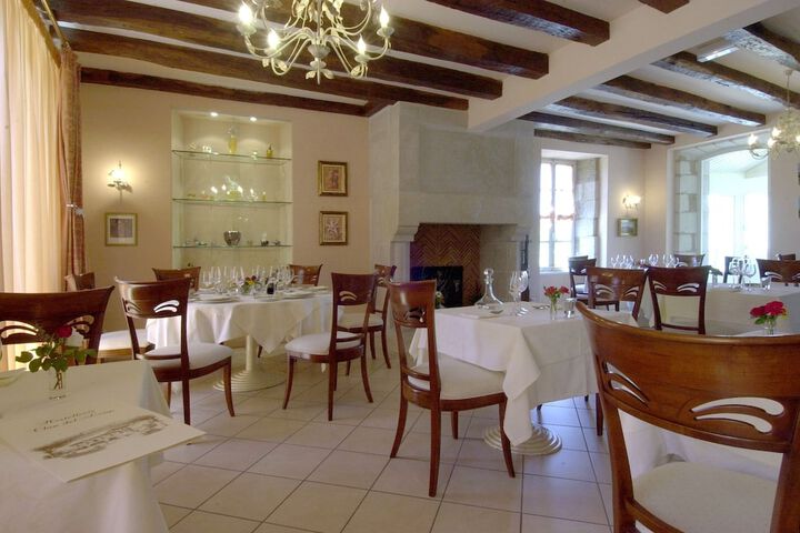 Dining 14 of 23