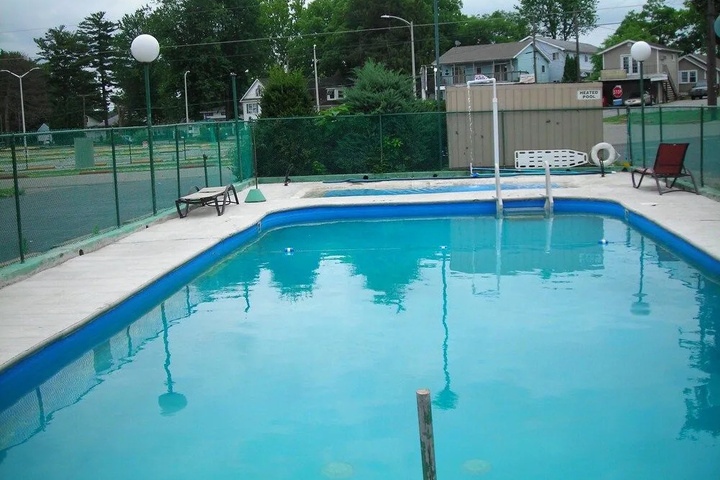 Pool 11 of 19