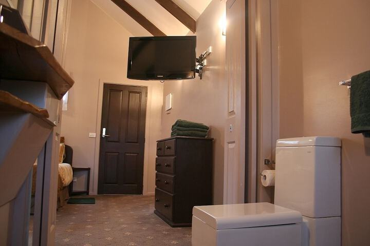 Room 3 of 26
