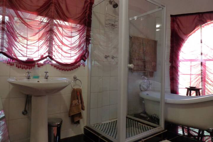 Room 12 of 36