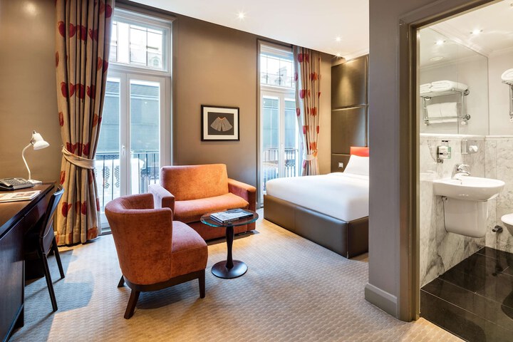 Room 4 of 55