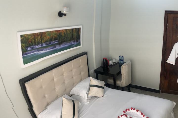 Room 2 of 15