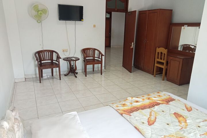 Room 6 of 15