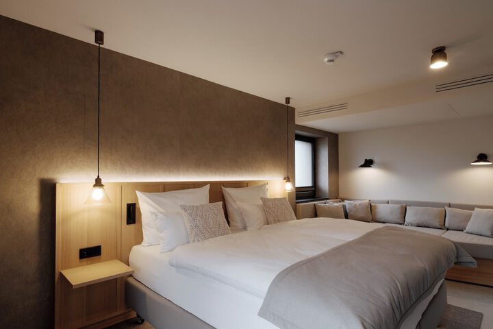 Room 30 of 65