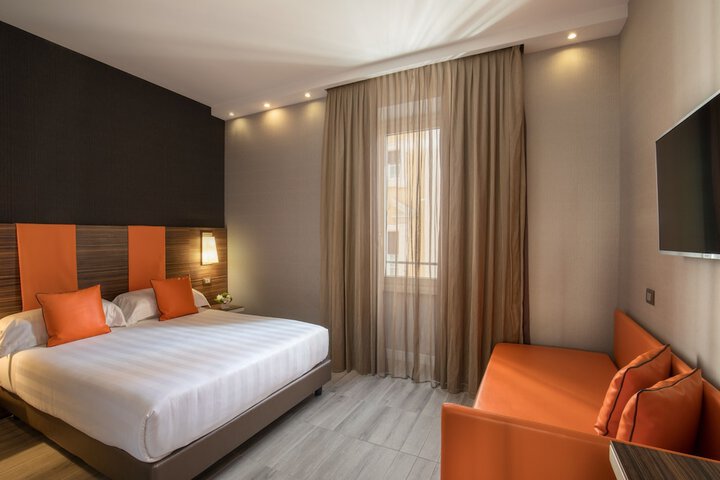Room 10 of 43