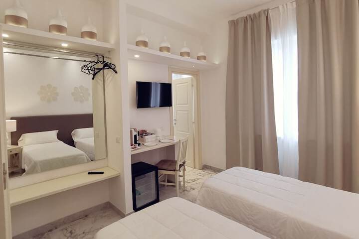 Room 13 of 52