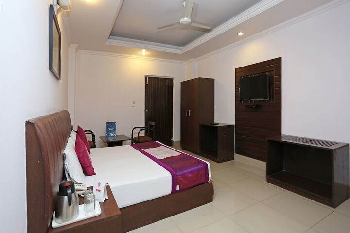 Room 8 of 23