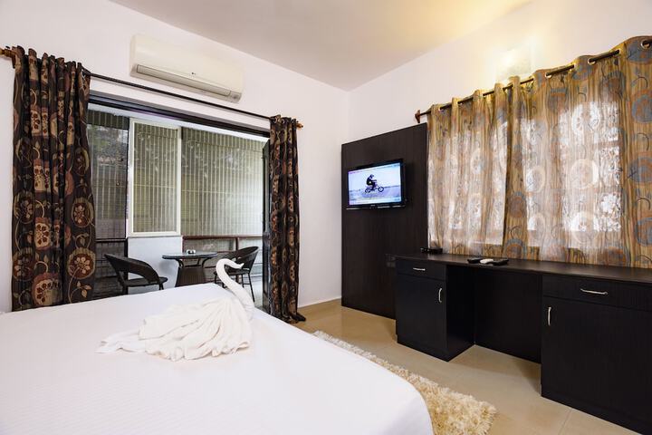 Room 13 of 26