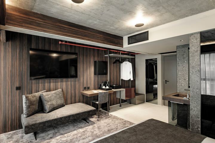Room 18 of 53