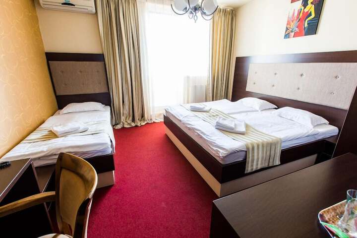 Room 14 of 83
