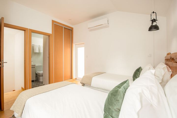 Room 22 of 104