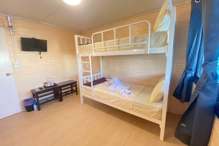 Room 2 of 18