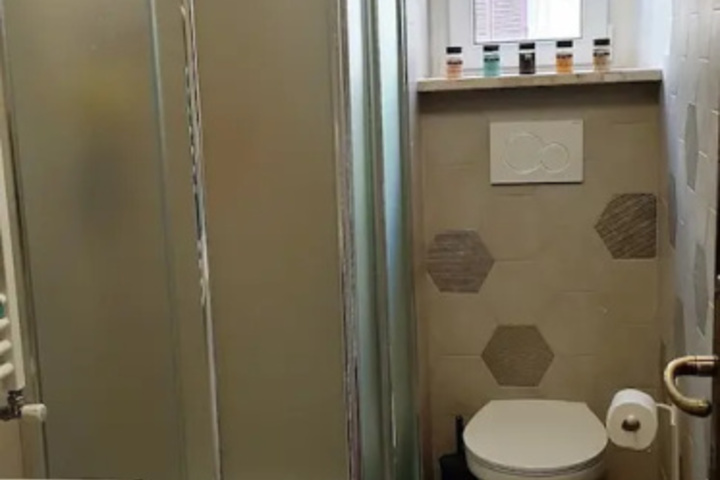 Room 9 of 15