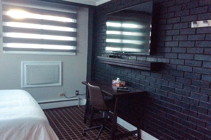 Room 5 of 29