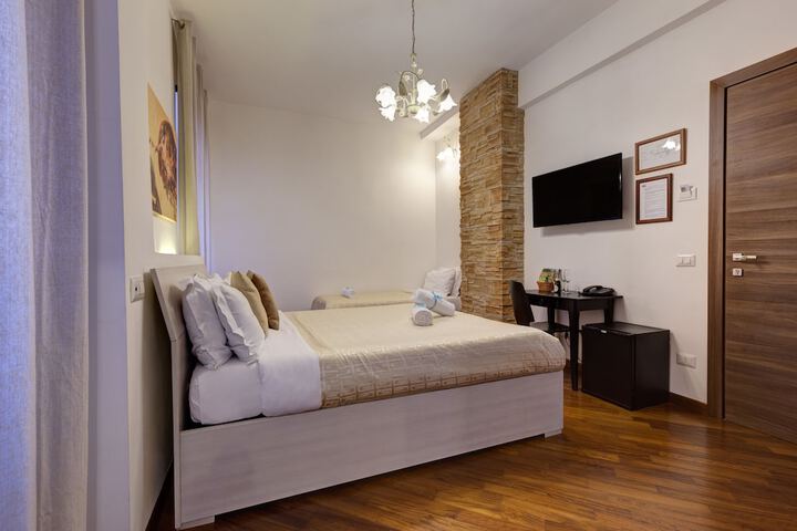 Room 3 of 31