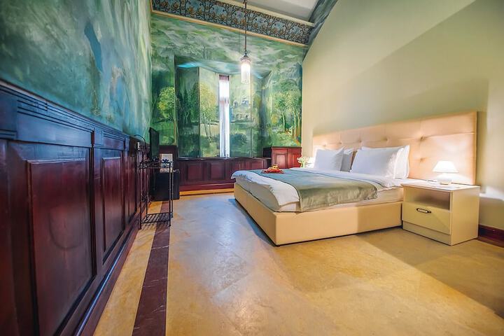 Room 21 of 72