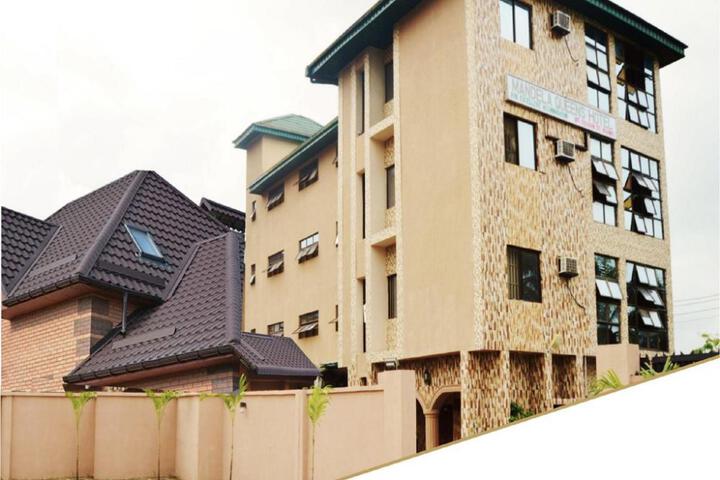Mandela Queens Hotel